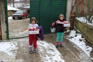 Donacija Radosti Moja jakne i cizme za decu (2)